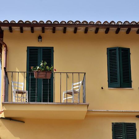 La Casa Del Borgo Antico Apartment Spoleto Luaran gambar